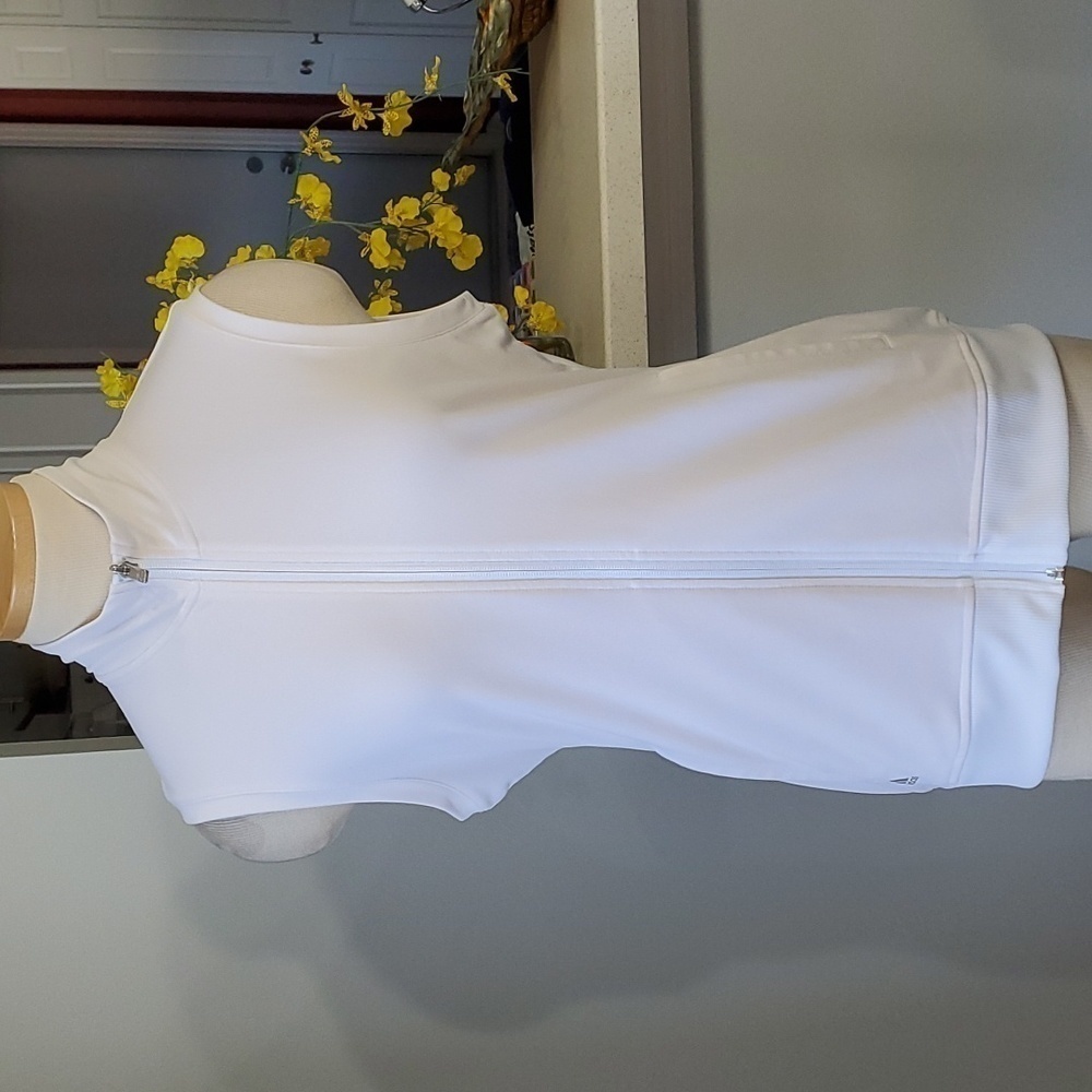 ADIDAS, WOMEN'S Golf vest. White zip up. 2 pockets.‎ Size medium. - Picture 6 of 14